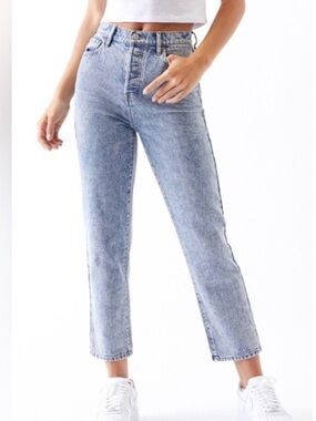 PacSun Light Blue High Rise Mom Jeans Size 26 S